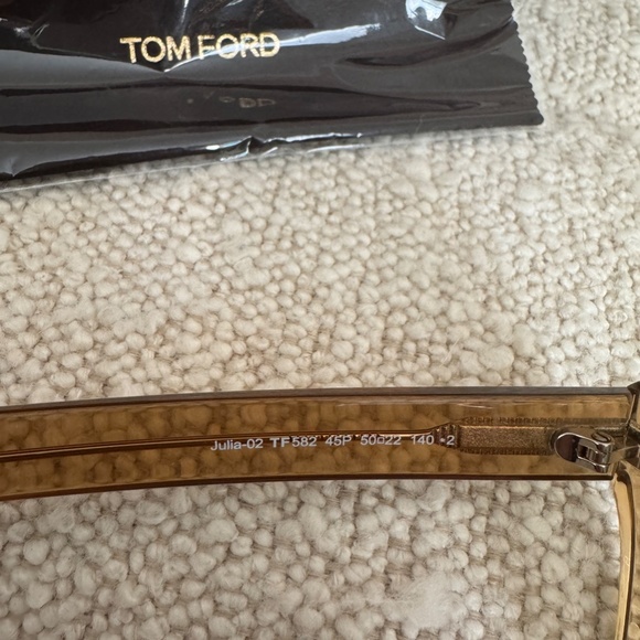 New Tom Ford Transparent Julia-02 Sunglasses - Picture 3 of 7
